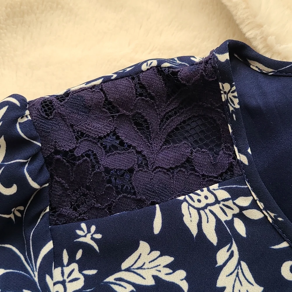 Express Blue and White Floral Long Sleeve Dress - Picture 5 of 8